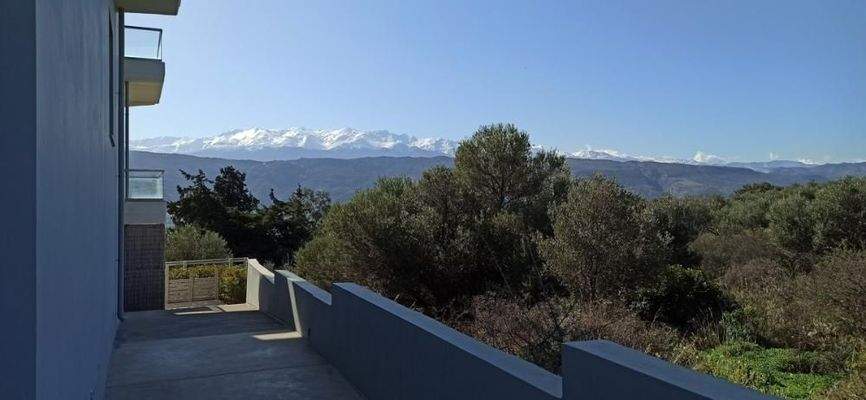 Kreta, Vlites: Modernes Apartment im 2.Stock mit Meer- und Bergblick zu verkaufen