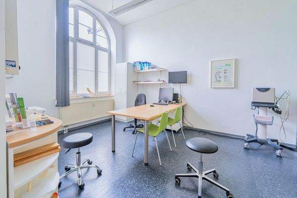 Behandlungsraum 1 Ansicht 2