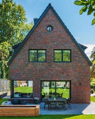 casa moderna gespiegelt.jpg