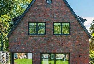 casa moderna gespiegelt.jpg