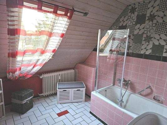 Bad im 1. OG