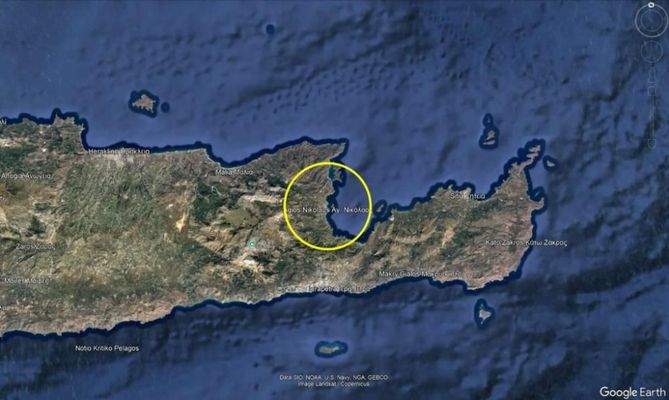 Kreta, Agios Nikolaos: Baugrundstück mit Meerblick im Ort zu verkaufen