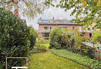 Gartenansicht mit Haus