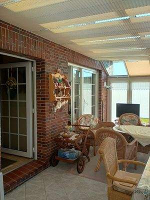 Zugang z. Haus v. Wintergarten