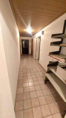 Keller Flur.jpg