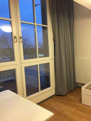 Helles Zimmerfenster