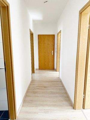 Flurbereich mit Blick Richtung Wohnungseingangstür