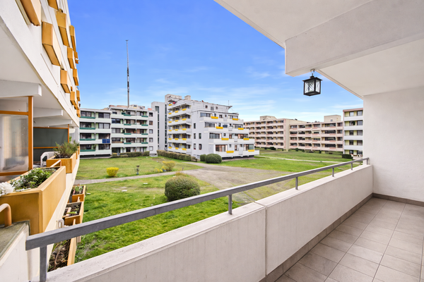 Aussicht Balkon Beispiel: ohne Gerüst + neuer Bodenbelag