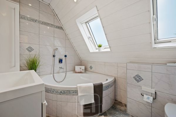 Badezimmer mit Wanne, 