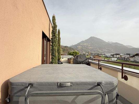 Terrasse mit Whirlpool