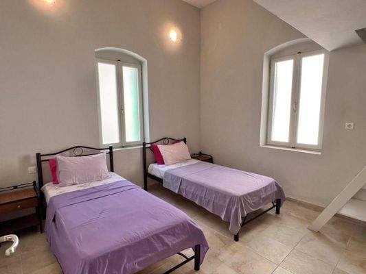 Kreta, Sitia: Steinstadthaus mit Terrasse zu verkaufen