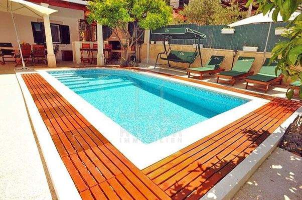 Ein herrlicher Pool schenkt erfrischende Harmonie