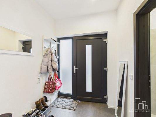 CAM02839G0-PR0330-STILL004