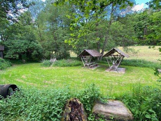 60 Sitzgruppe am Seebach.jpg