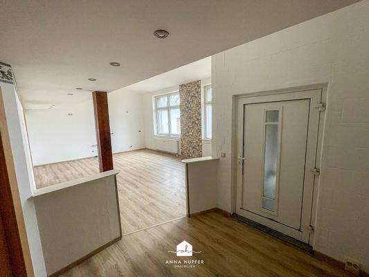 Eingangsbereich/Wohnzimmer