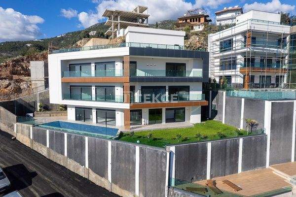 Detached Villas with Private Pools in a Calm Location in Alanya