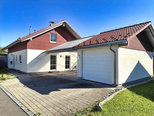 Haus + Garage + Carport