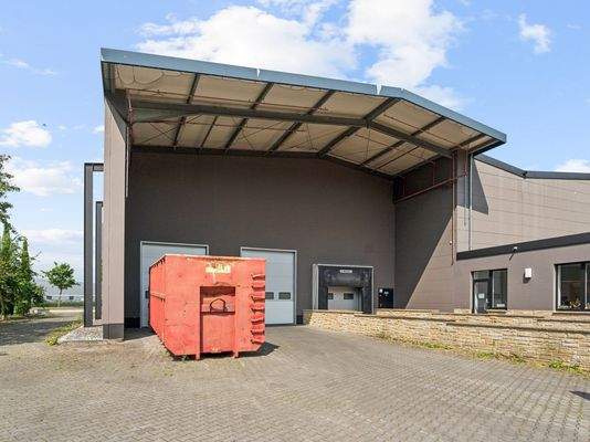 Anlieferung Betriebsgebäude 2