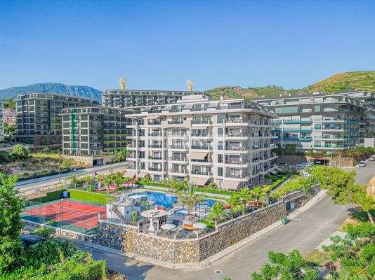 Sea-View Real Estate in Complex with Amenities in Kargıcak Alanya