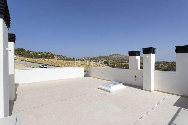Budget-Friendly Real Estate in Monforte del Cid Alicante