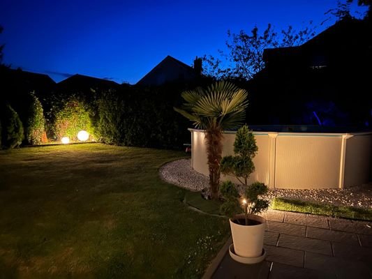 Abendstimmung mit Pool.jpg