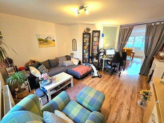 Wohnbereich mit Arbeitsplatz