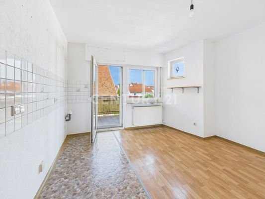 Küche mit Balkon