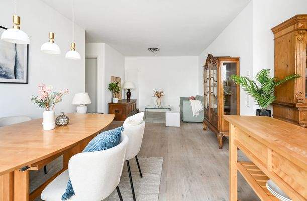 Titelbild (Esszimmer)