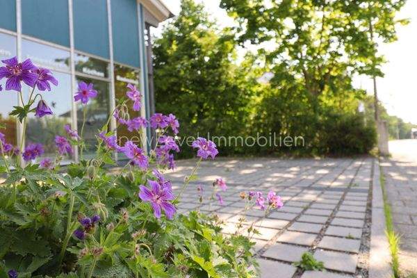 Parkplatz vor der Tür