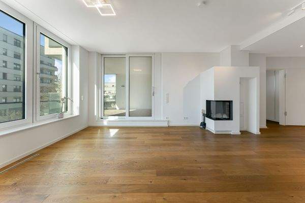 Wohnzimmer mit Kamin