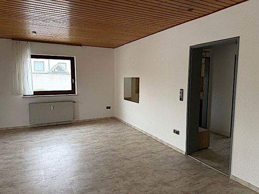 Wohnraum, Sicht Durchreiche zur Küche