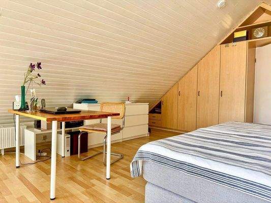 Studio mit Einbauschrank