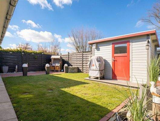 Garten - (KI generiert)