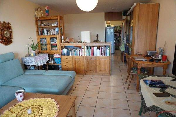 Wohn- Schlafzimmer Blick zum Flur