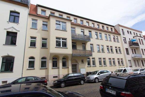 Außenansicht Eingangsseite.jpg