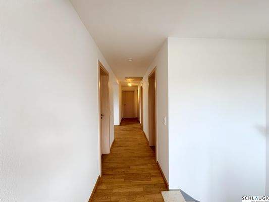Flur 1. OG
