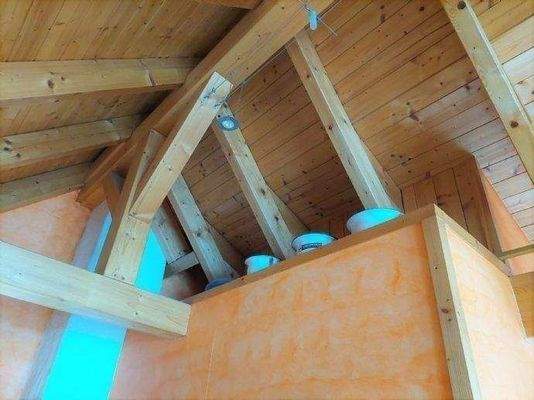 Sichtbare Holzbalken 