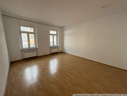 Schlafzimmer - Helle 4 - Zimmer-Balkon-Wohnung in
