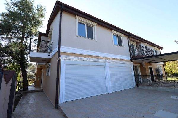 Detached House with Forest Views in Antalya Kepez