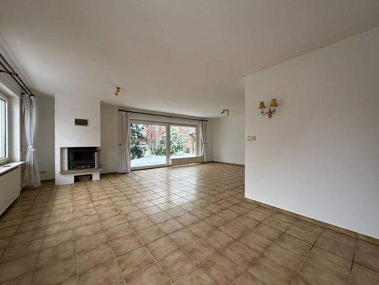 Wohnzimmer mit Kamin