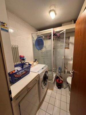 Waschkeller mit Dusche und WC