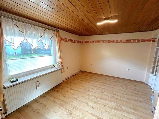 Esszimmer neben dem Wohnzimmer