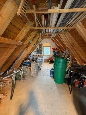 Spitzboden Garage.jpg