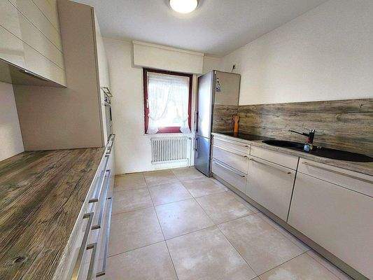 DIE KÜCHE MIT EINBAUKÜCHE