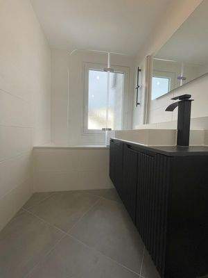 Badewanne mit Dusche Bad 1. OG