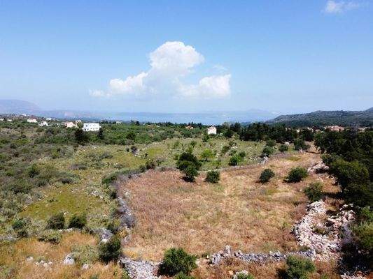 Wundervolles Grundstück zum Verkauf in Xirosterni