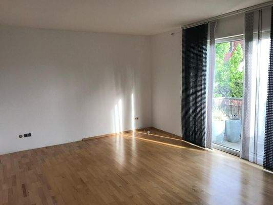 Schlafzimmer im 1. Stock mit Blick auf den Balkon