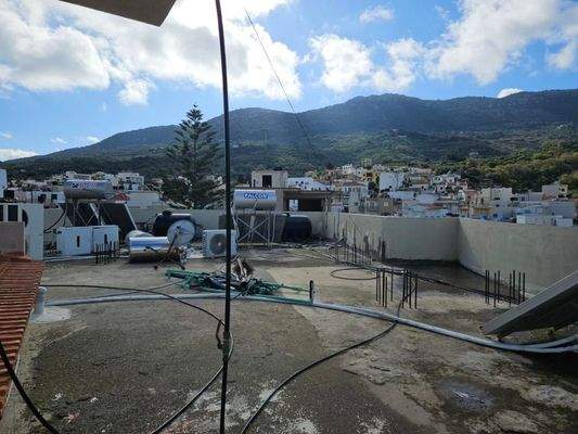 Kreta, Neapoli: Geräumige Wohnung zu verkaufen