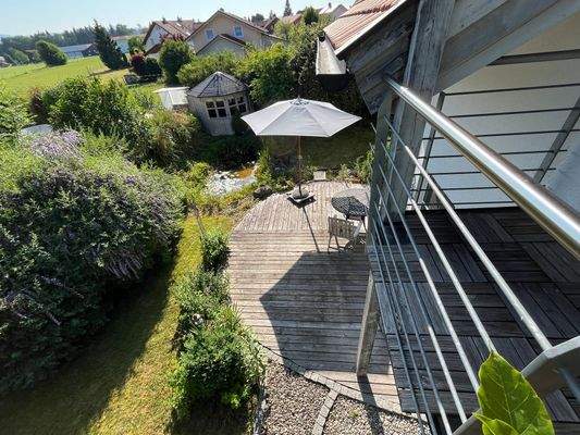Blick vom Südbalkon auf Terrasse