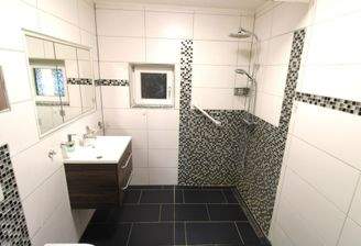 Badezimmer EG